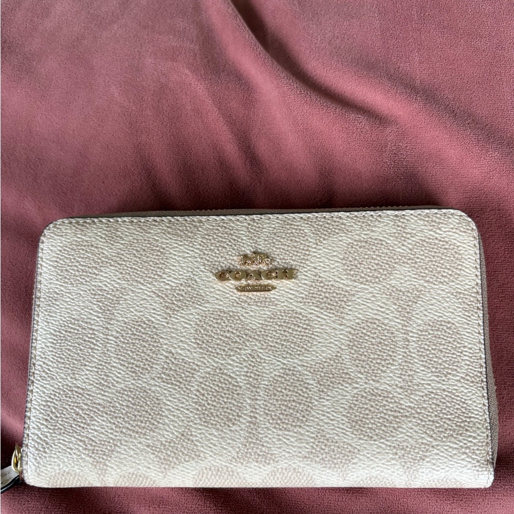 Coach Medium Id Zip Around Wallet in Signature Canvas